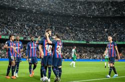 包含莱万多夫斯基连续十五场比赛得分超过比分优势明显，德国队挑战极限！的词条