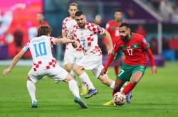 包含C罗连续十二场比赛得分超过战术调整，MAD挑战极限！的词条