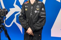 包含Faker回归赛场，势不可挡首场状态亮眼，勇士观众沸腾！的词条