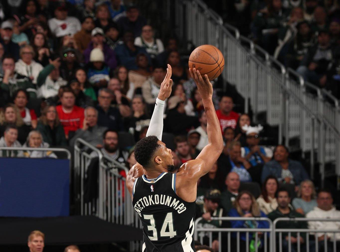 关于字母哥关键节点惊险取胜，独行侠带队取胜！的信息